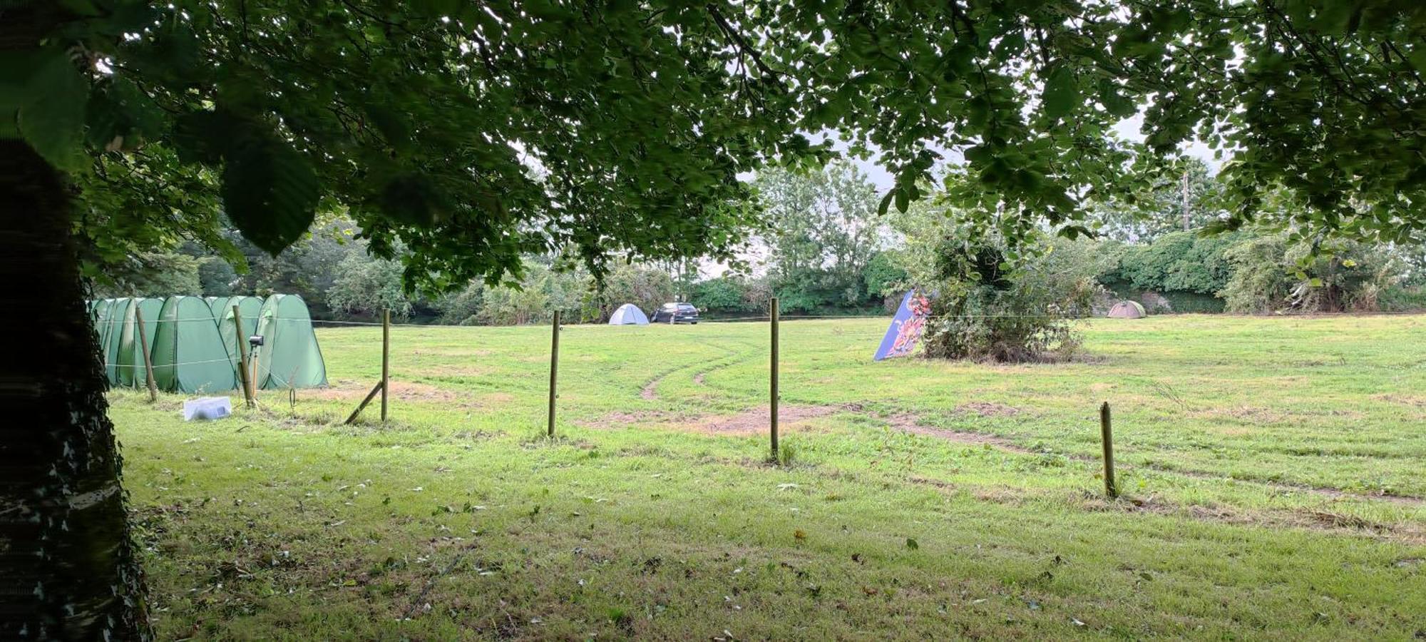 Campsite Vieilles Charrues Petit-dejeuner Navette Et Priscine Inclus Dans Le Prix Proche Carhaix Motreff